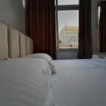 Hotel Giulio Golem (Tirana)