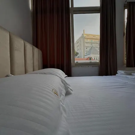 Hotel Giulio Golem (Tirana)