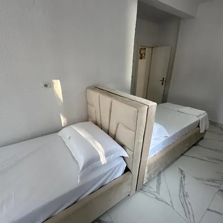 Giulio 3* Golem (Tirana)