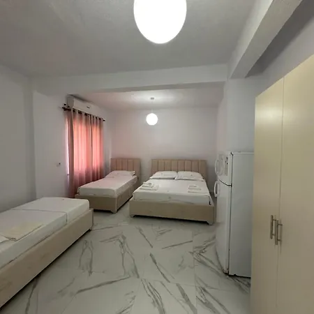 Giulio Hotel Golem (Tirana)