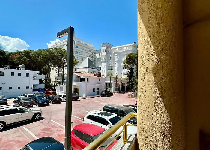 Hotel Giulio Golem (Tirana)