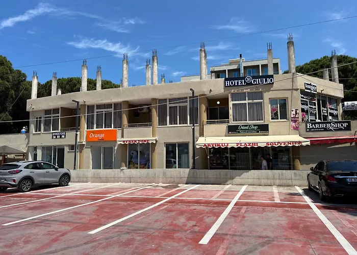 Giulio Golem (Tirana)